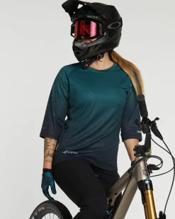 Women DHaRCO Womens 3/4 Sleeve Jersey |