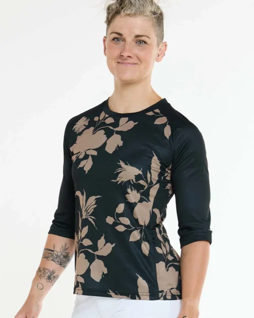 Women DHaRCO Womens 3/4 Sleeve Jersey |